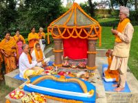 Shiva Dhanush installation at Kripalu Udhyan